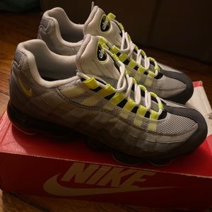 Nike air max 95 Vapormax OG Neon size 7.5 men preowned